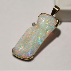 A5303 Solid Crystal Opal 18Kt Gold Pendant